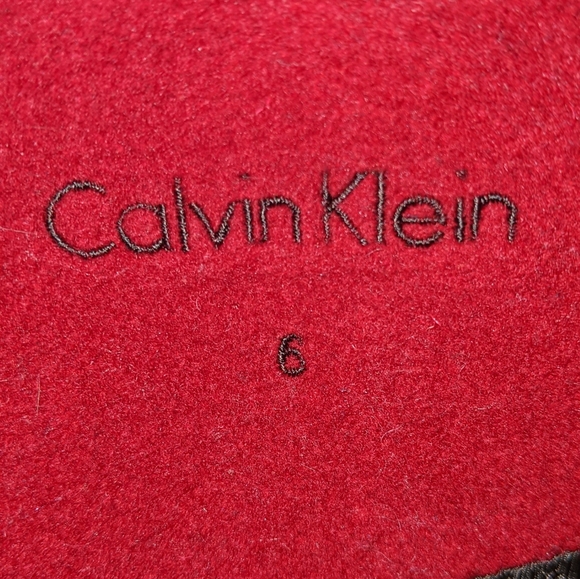 Calvin Klein - Picture 9 of 9
